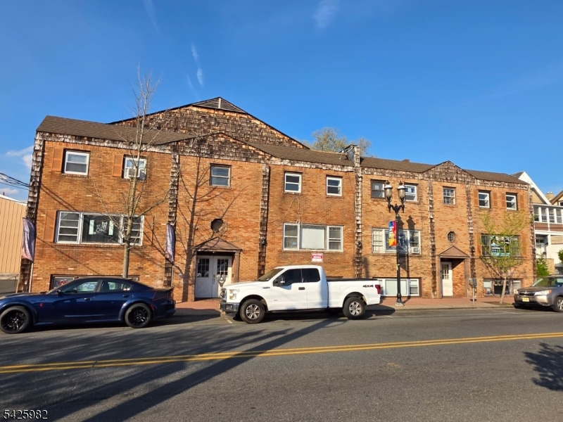 380 Somerset Street — photo