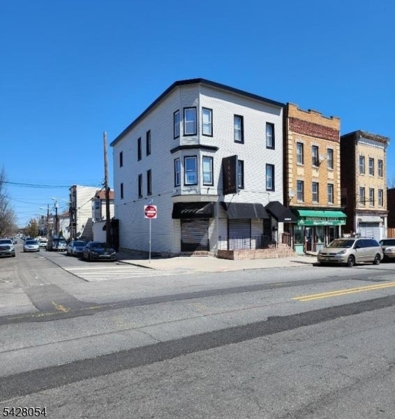 415 Central Ave — photo