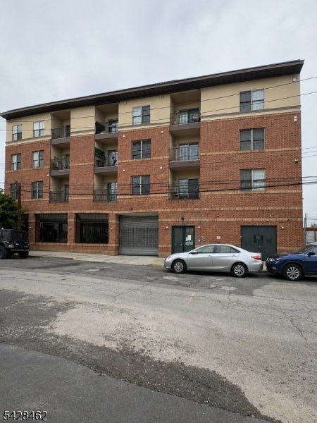 15-19 Tichenor Ln 205 — photo