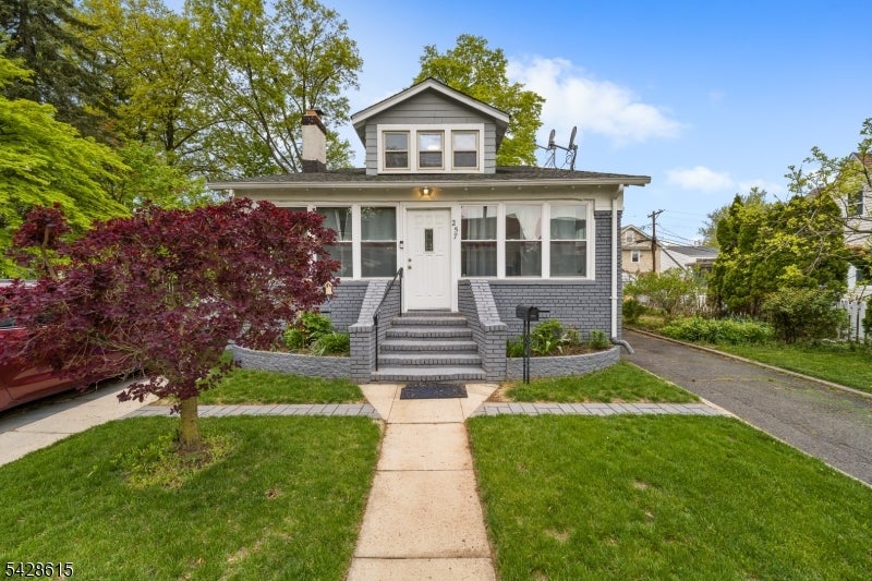 257 Brighton Ave — photo