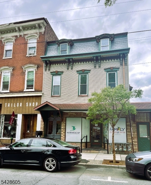 352 S Main Street — photo
