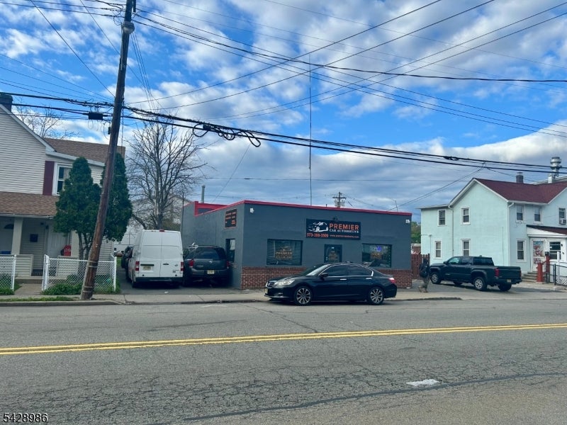 249 E Blackwell St — photo