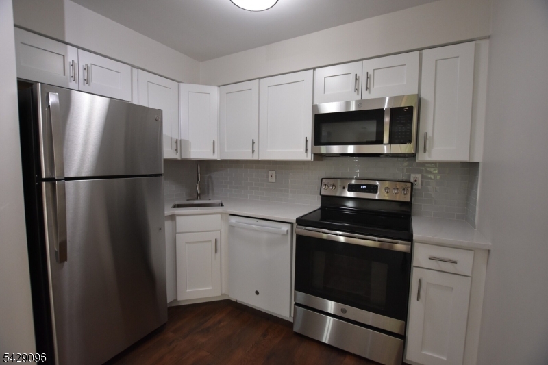 24 Sunrise Drive — photo