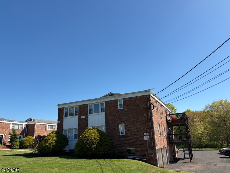 6 Columbia Drive 1a — photo