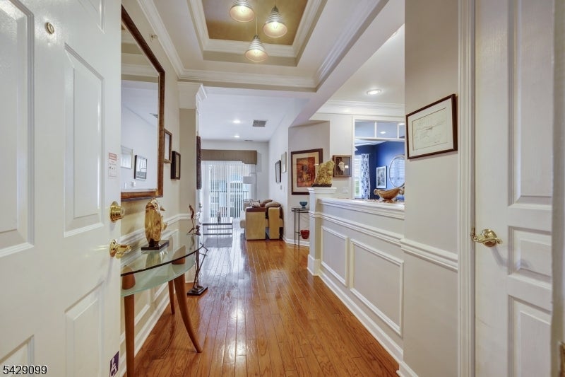 10402 Warrens Way 402 — photo