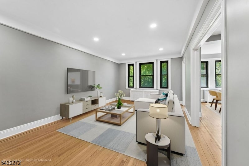 131 Kensington Ave D5 — photo
