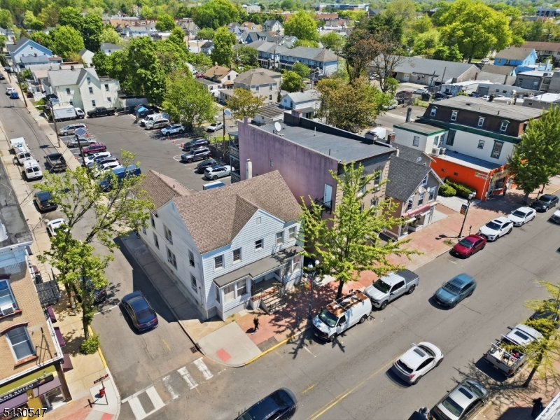 200 Somerset Street — photo