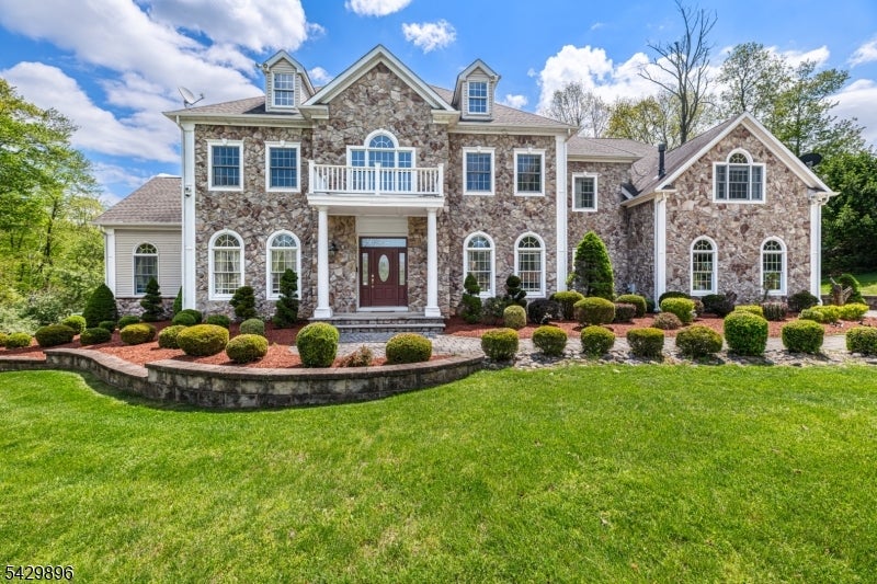 8 Peach Tree Ln — photo