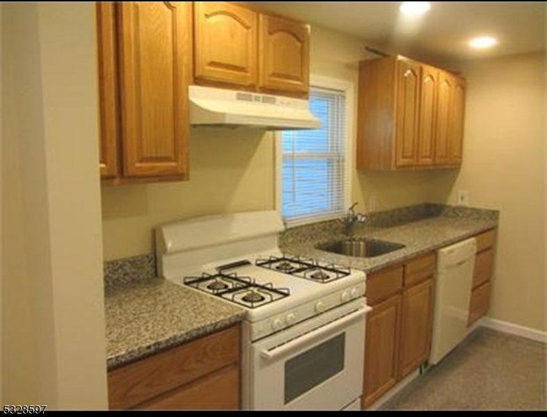 421 Riverside Drive, Wayne, NJ 07470 — photo 2
