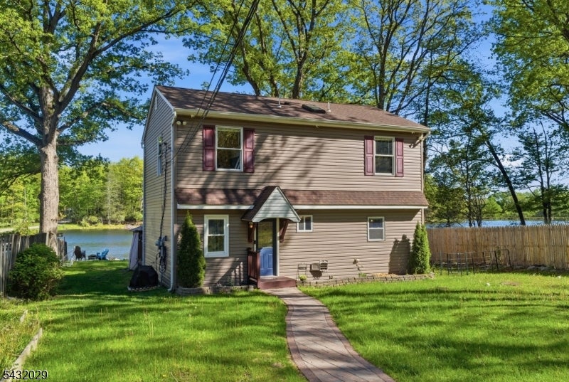 931 Plymouth Lake Dr — photo