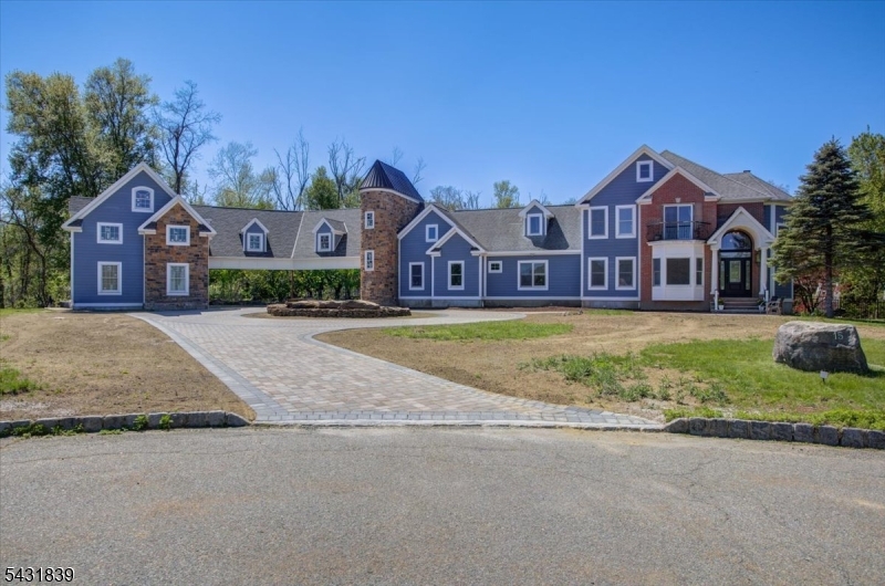 15 Spring Hunter Court — photo