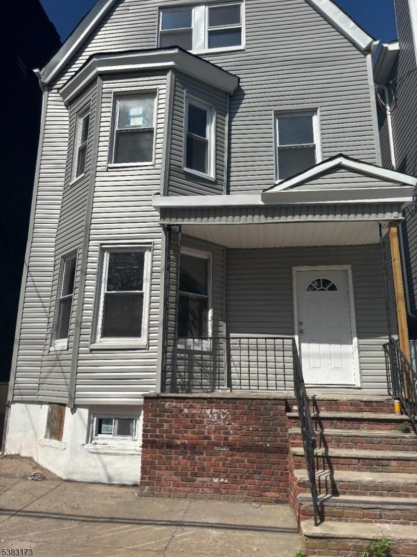 377 Littleton Ave — photo