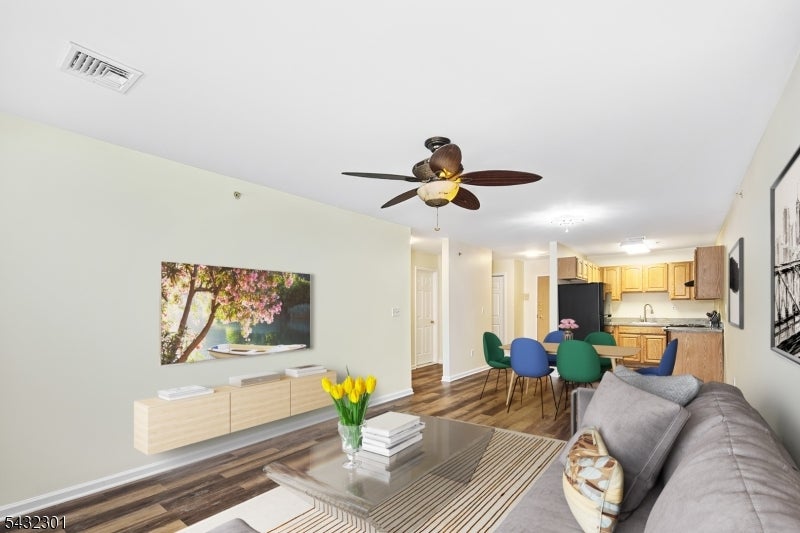 9 Madison Ave 18 — photo