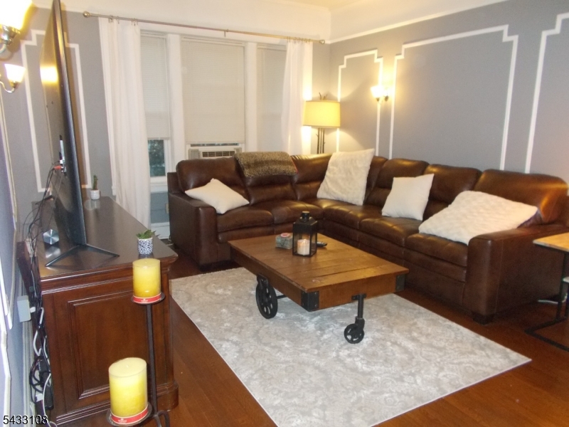 42 Holly — photo