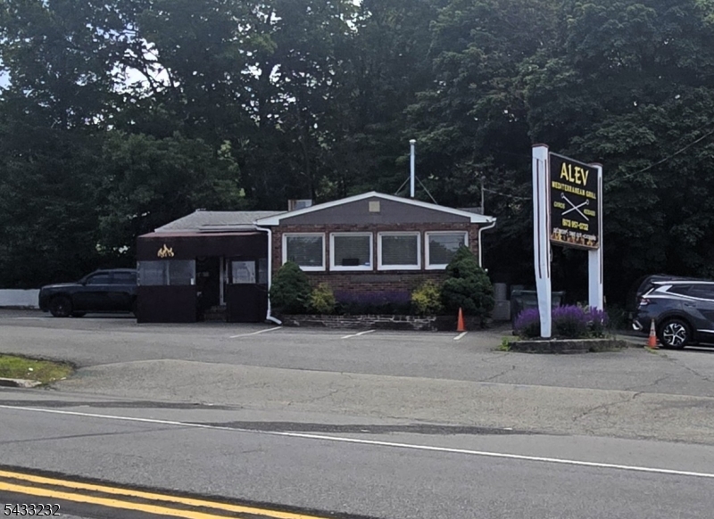 76 US Highway 46 — photo