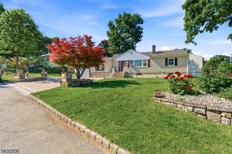 32 Valley View Dr — photo