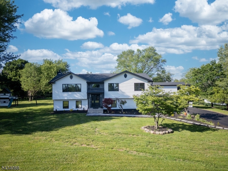 121 Fairview Drive — photo