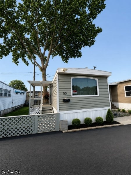 55 Helen — photo