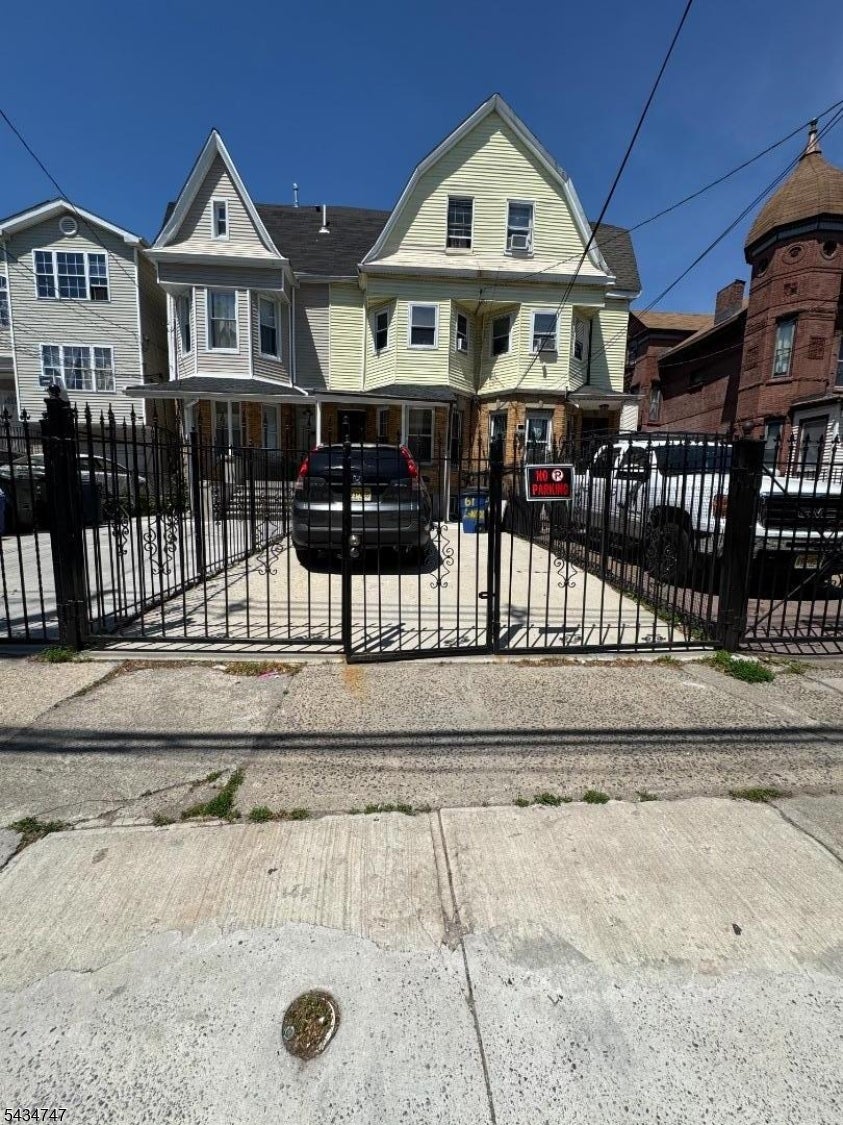 61 Lincoln Ave — photo