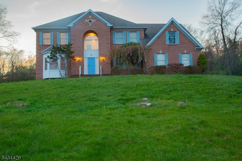 4 Lewis Hollow Road — photo