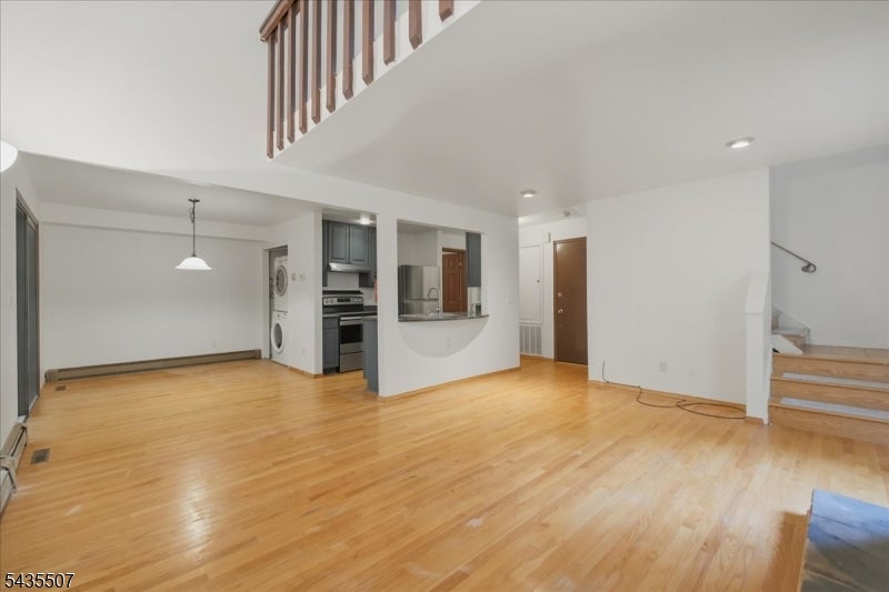 17 Village Way 6 — photo