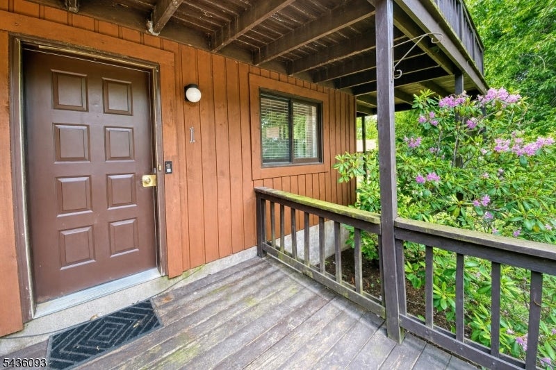 1 Gray Rock Dr Unit 1 1 — photo