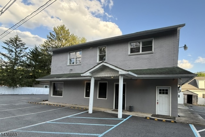 489 US Route46 — photo