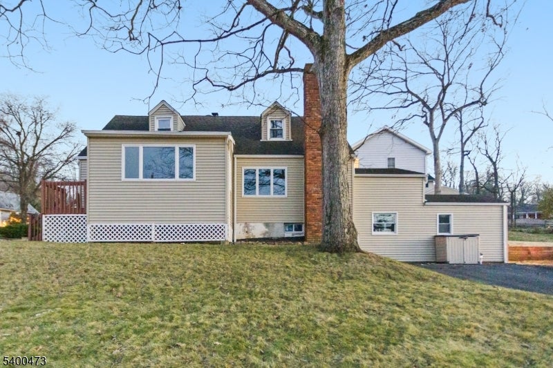 83 Mountain Blvd — photo