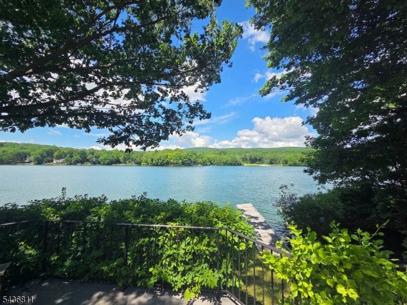40 E Shore Dr — photo