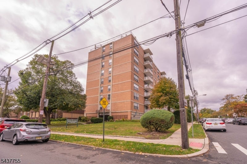 704-712 N Broad St 1D — photo