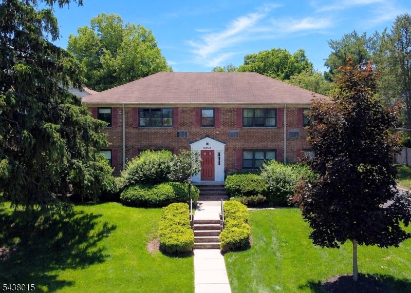 9 West Ct 2B — photo