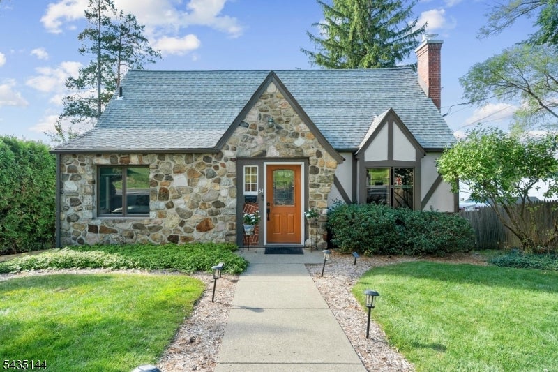 64 E Shore Trl — photo