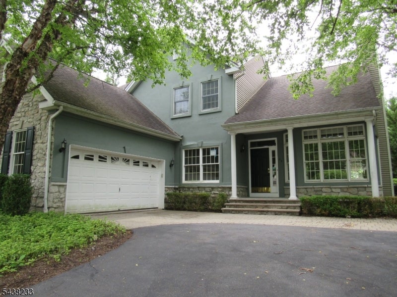 26 Bethpage Dr — photo