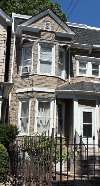 400 Summer Ave — photo