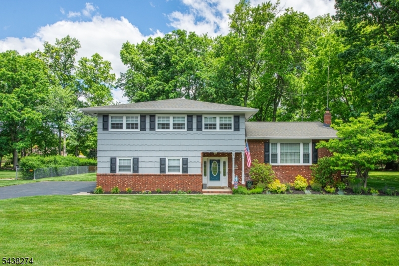 21 Whitegate Road, Succasunna, NJ 07876