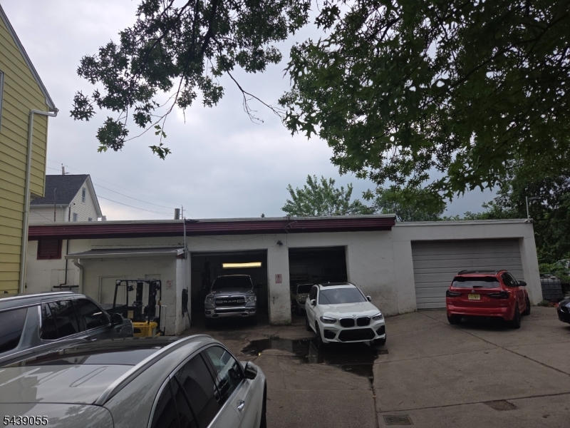413 River Drive — photo