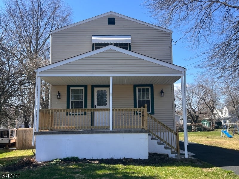 168 a Oak Street — photo