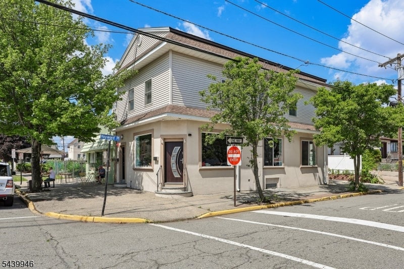63 Union Blvd — photo