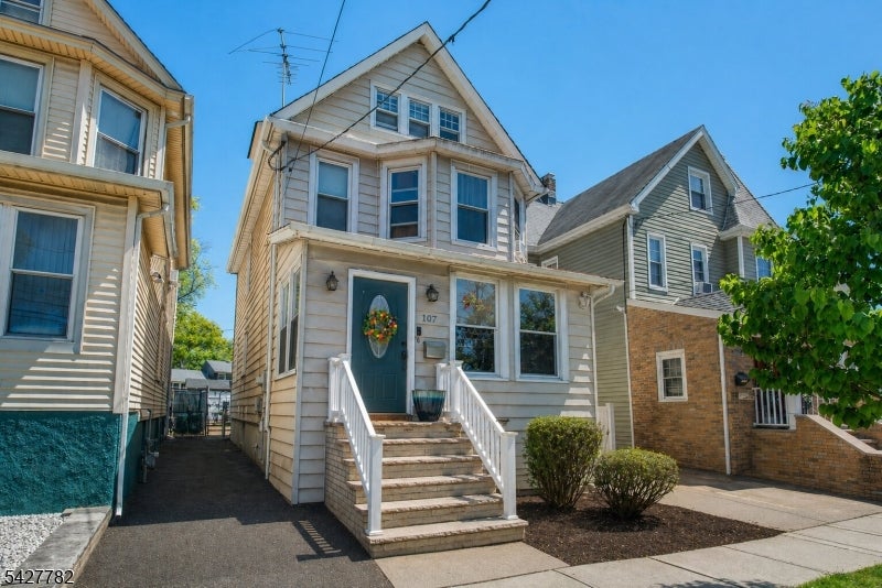 107 Sheridan Ave — photo
