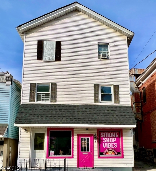 8 Newton Avenue 2 — photo