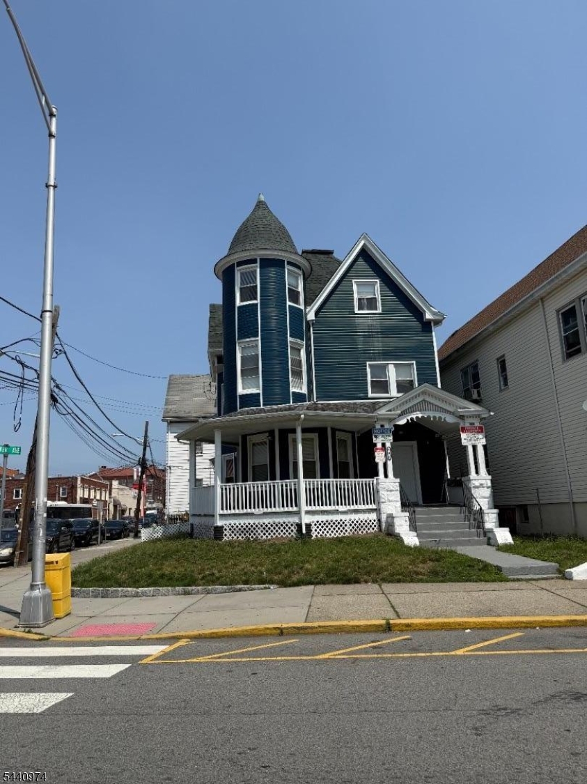 196 Madison Street — photo