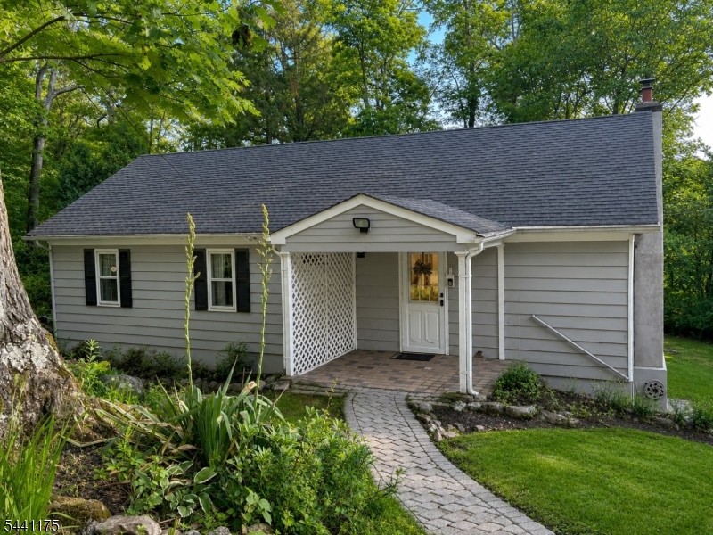 26 Mountain Road, Ledgewood, NJ 07852