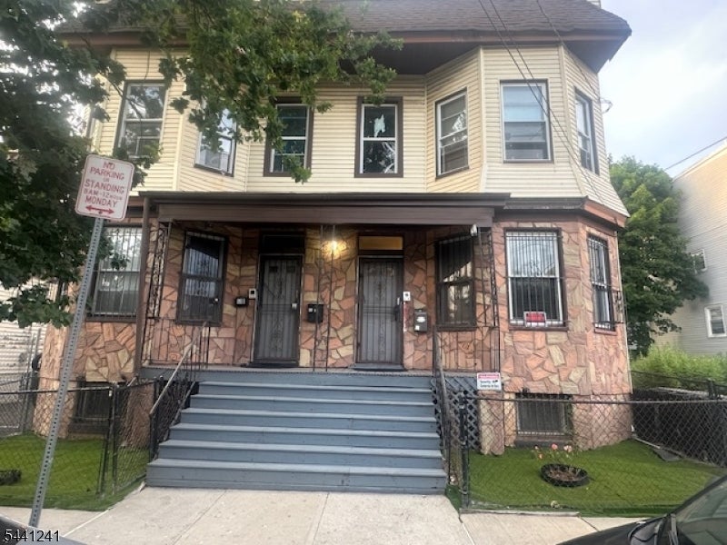 531 13th Ave — photo