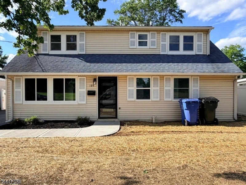 109 W Arthur Pl — photo
