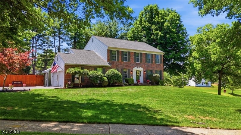 30 Glen Eagles Rd — photo