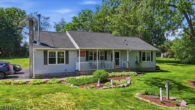 3 Countryside Road, Columbia, NJ 07832