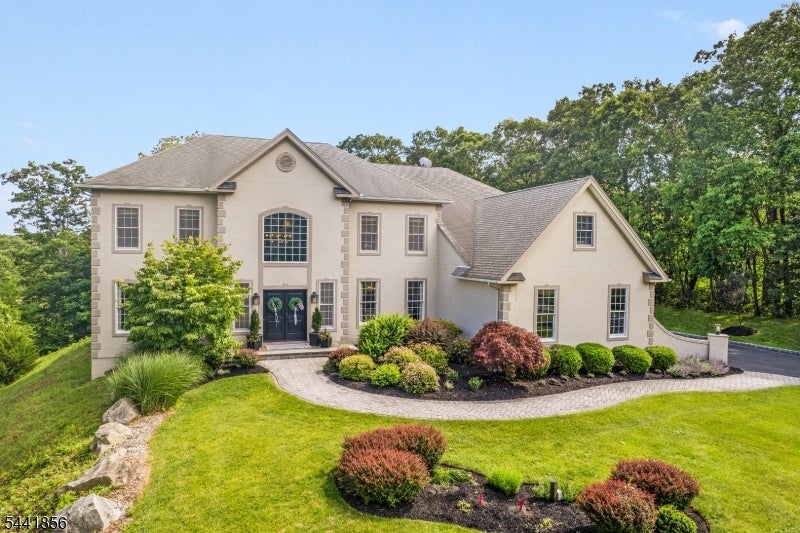 29 Crownview Ct — photo