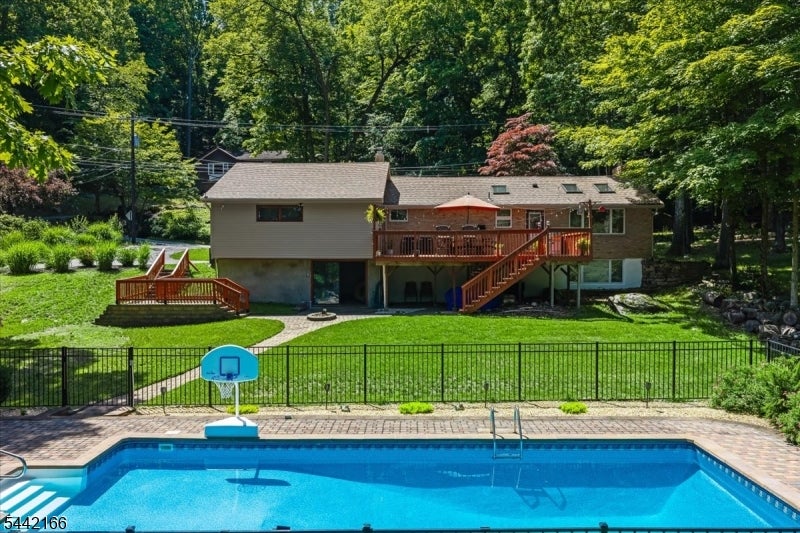 166 Glenside Trl — photo