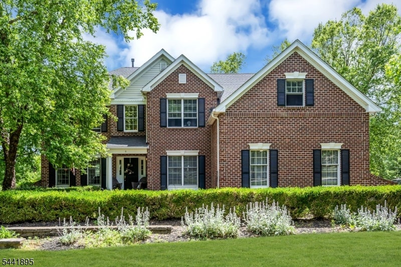 8 Steeplechase Ln — photo