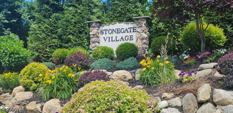 1907B Stonegate Ln 1907 — photo